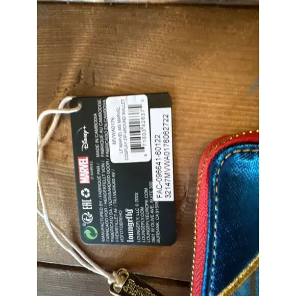 Ms. Marvel Zip Around Wallet - Picture 2 of 4